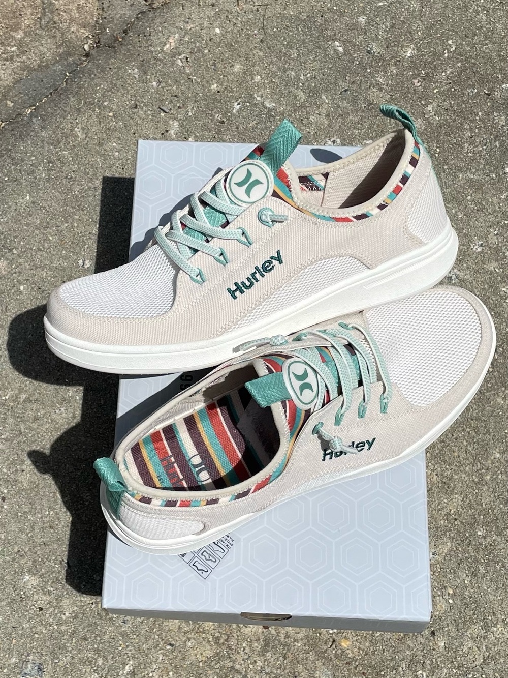 Hurley Cream and Teal Low-Top Sneakers, New in Box, Women’s size 8.5
